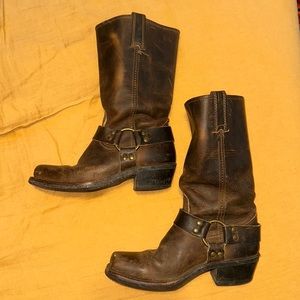 Vintage Frye harness square toe cowboy boot wmn’s 7